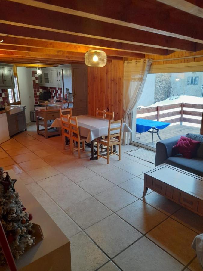 Maison De Montagne Dans Charmant Village Du Capcir Fontrabiouse Екстериор снимка