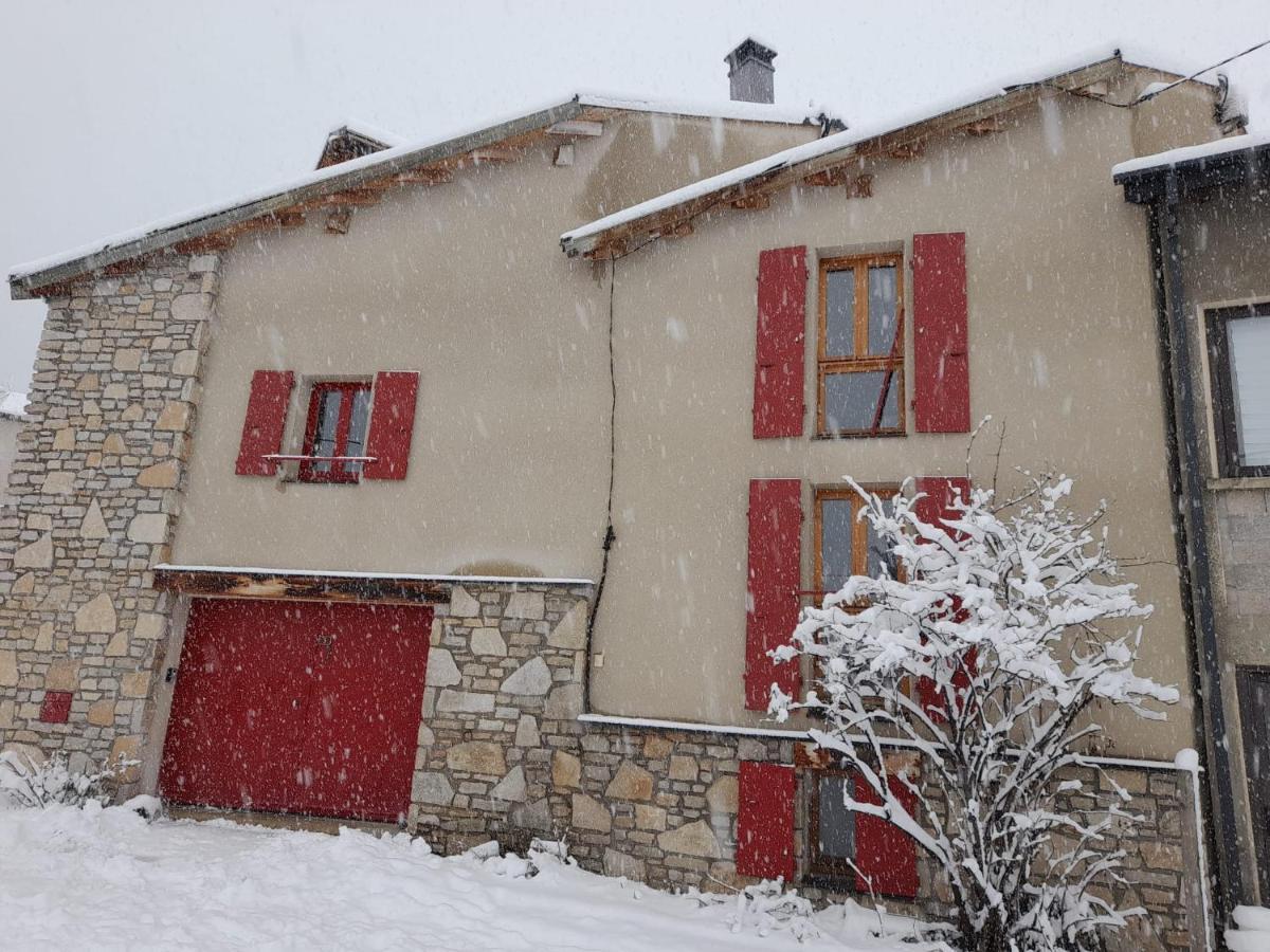 Maison De Montagne Dans Charmant Village Du Capcir Fontrabiouse Екстериор снимка